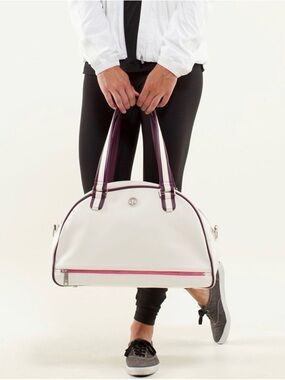 Lululemon Retro Groove Bag
Angel Wing